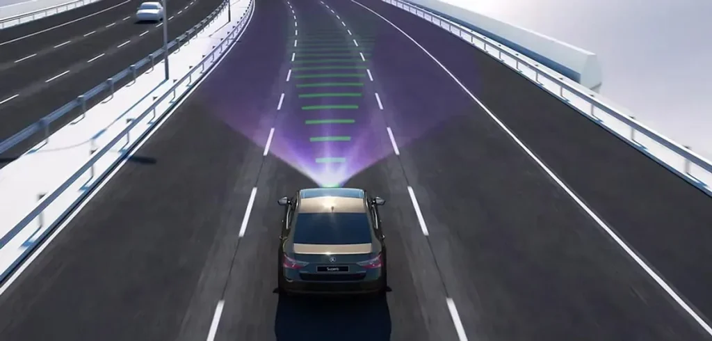 Otomobillerde en son teknoloji sensörler ve 360 kamera